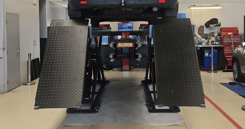 Clear Mid Section No Need for Rolling Jacks